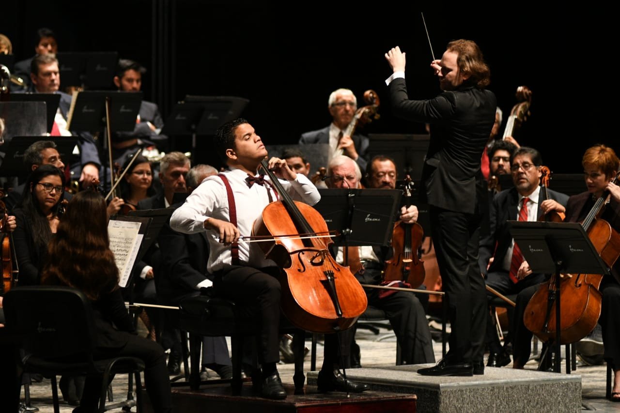 With the State of Mexico Symphony Orchestra, and Jean Carlos Coronado